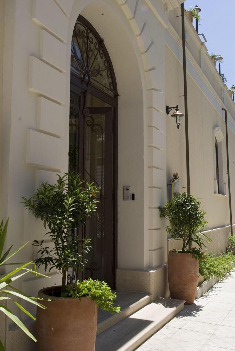 Palazzo Reginella Aparthotel โบวาลิโนมารินา ภายนอก รูปภาพ