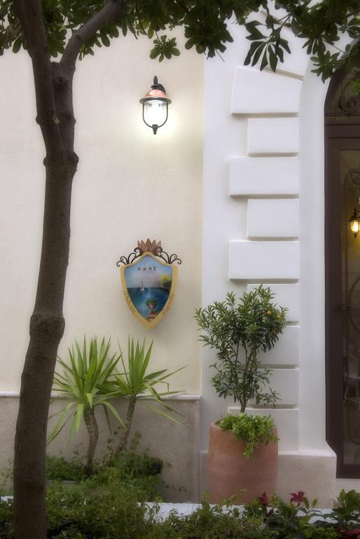 Palazzo Reginella Aparthotel โบวาลิโนมารินา ภายนอก รูปภาพ