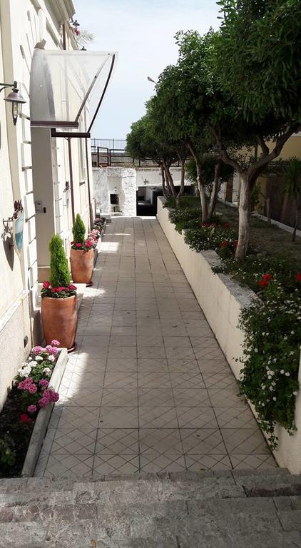 Palazzo Reginella Aparthotel โบวาลิโนมารินา ภายนอก รูปภาพ